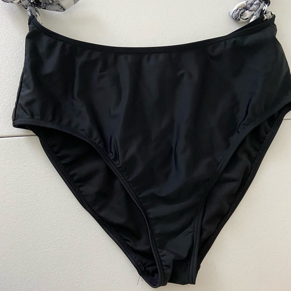 EUC | Island Soul women’s‎ one piece cutout swimsuit — large - Picture 3 of 7